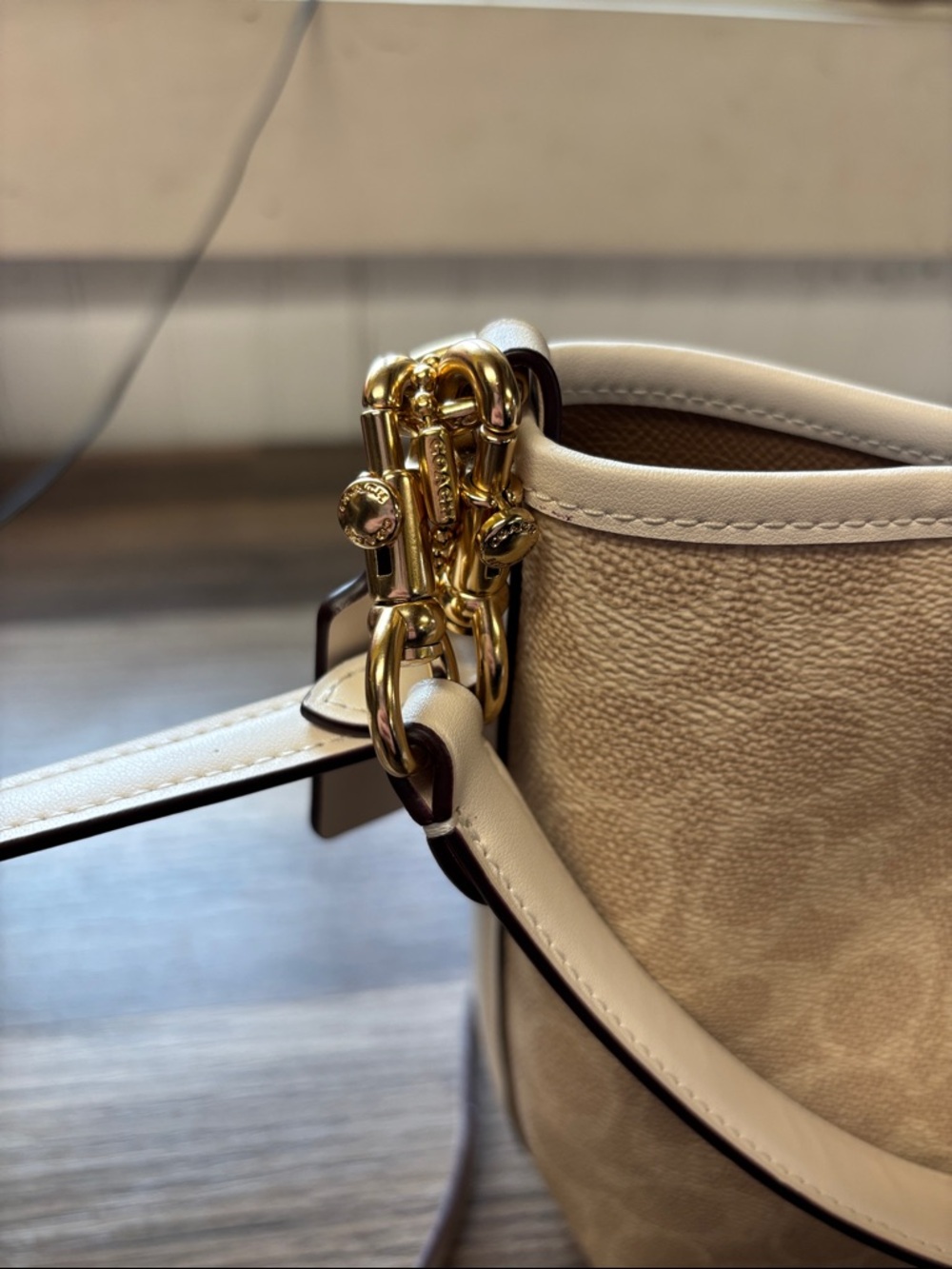 LIKE NEW Coach City Bucket Bag in Signature Canvas - Picture 13 of 13